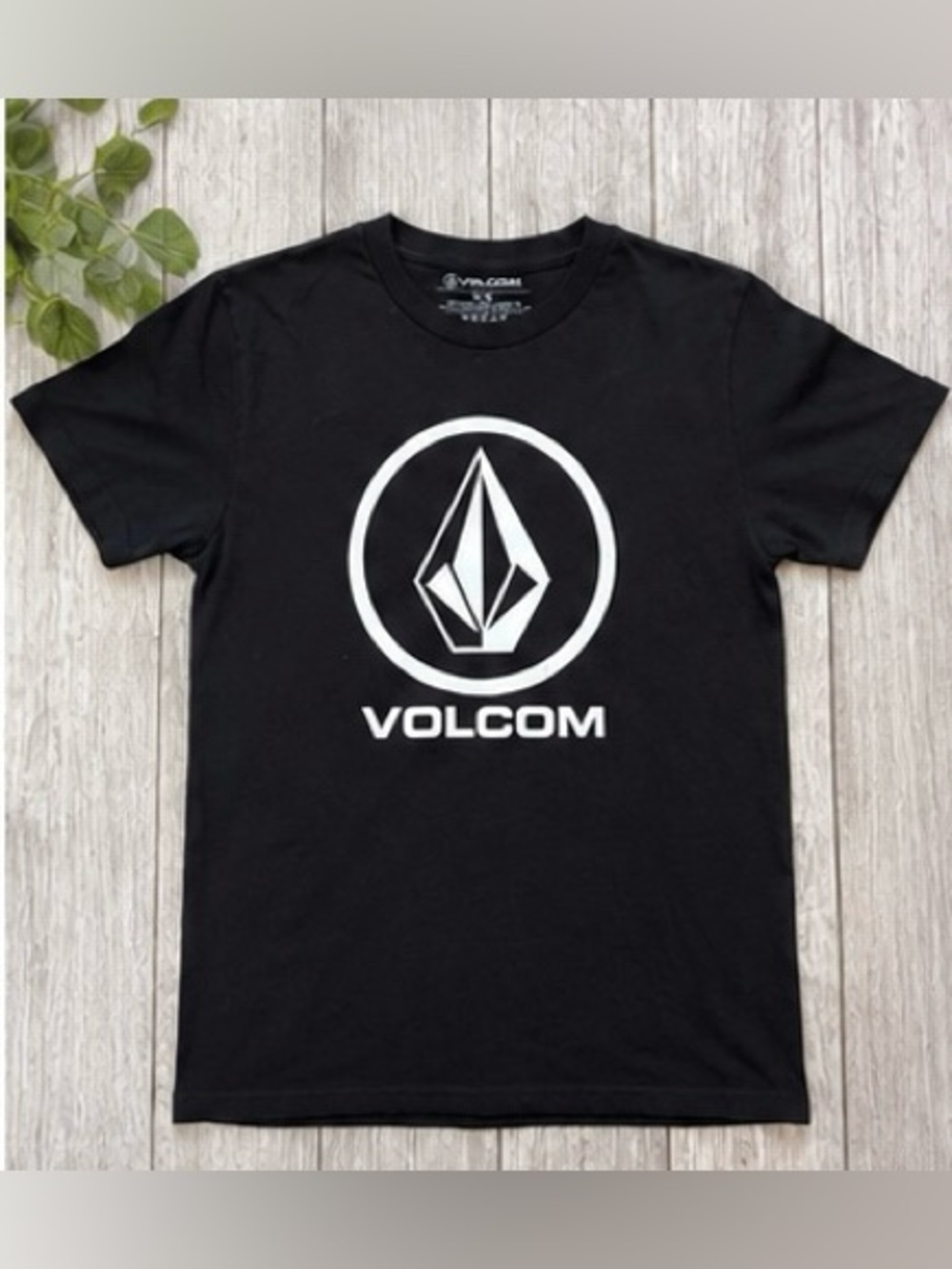 Volcom Crisp Stone Logo T-Shirt
Black - Men's Medium
